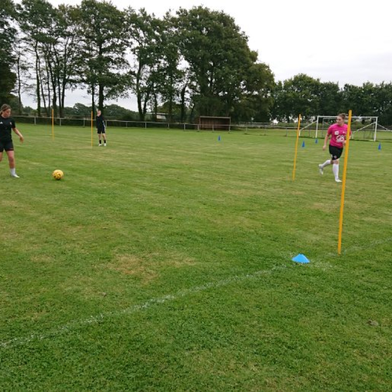 Fc Quimperle Cub De Football Quimperle Reprise De La Saison Pour Le Groupe U18seniors Feminines 7 1